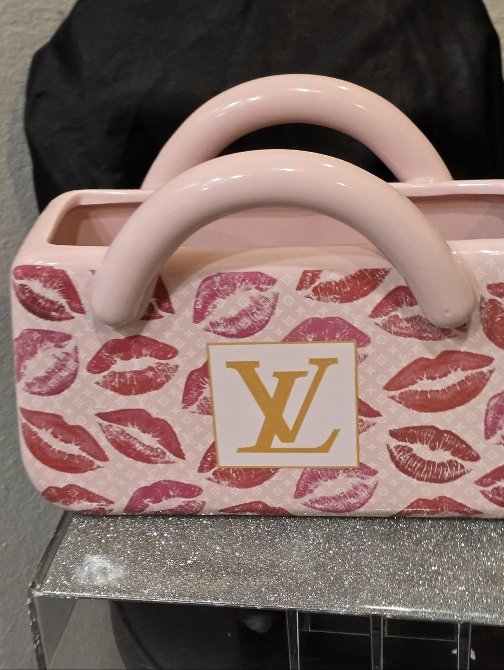 At Home Louis Vuitton Logo Lips Purse-Shaped Decor - Picture 5 of 8
